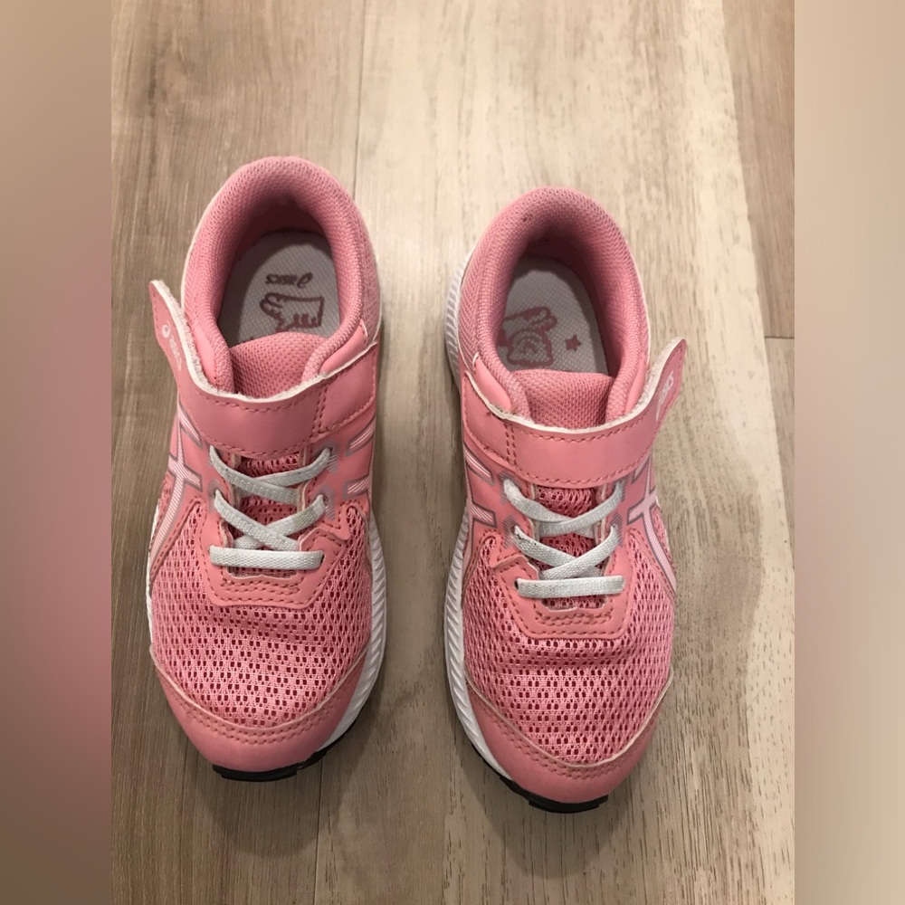 ASICS kids shoes *Read*